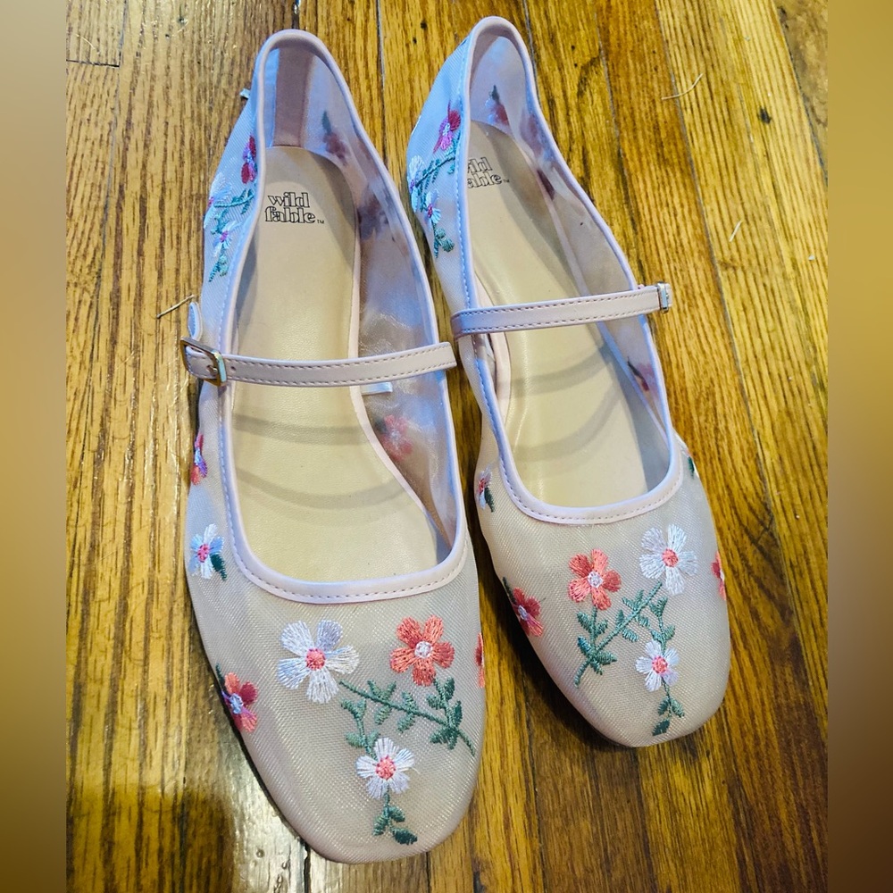 Embroidered pink mesh ballet flats